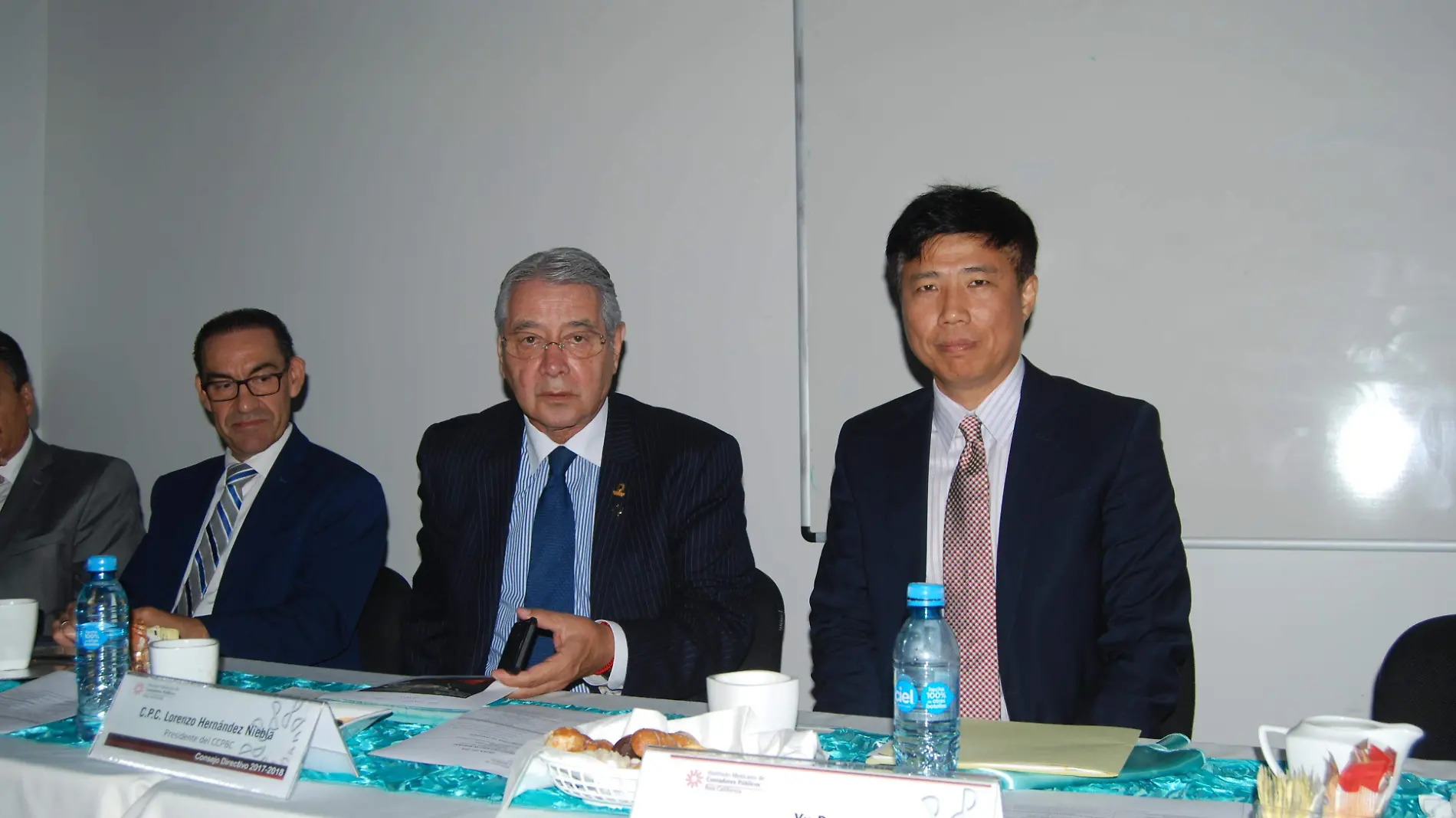 yu bo.consul de china en tijuana (2)